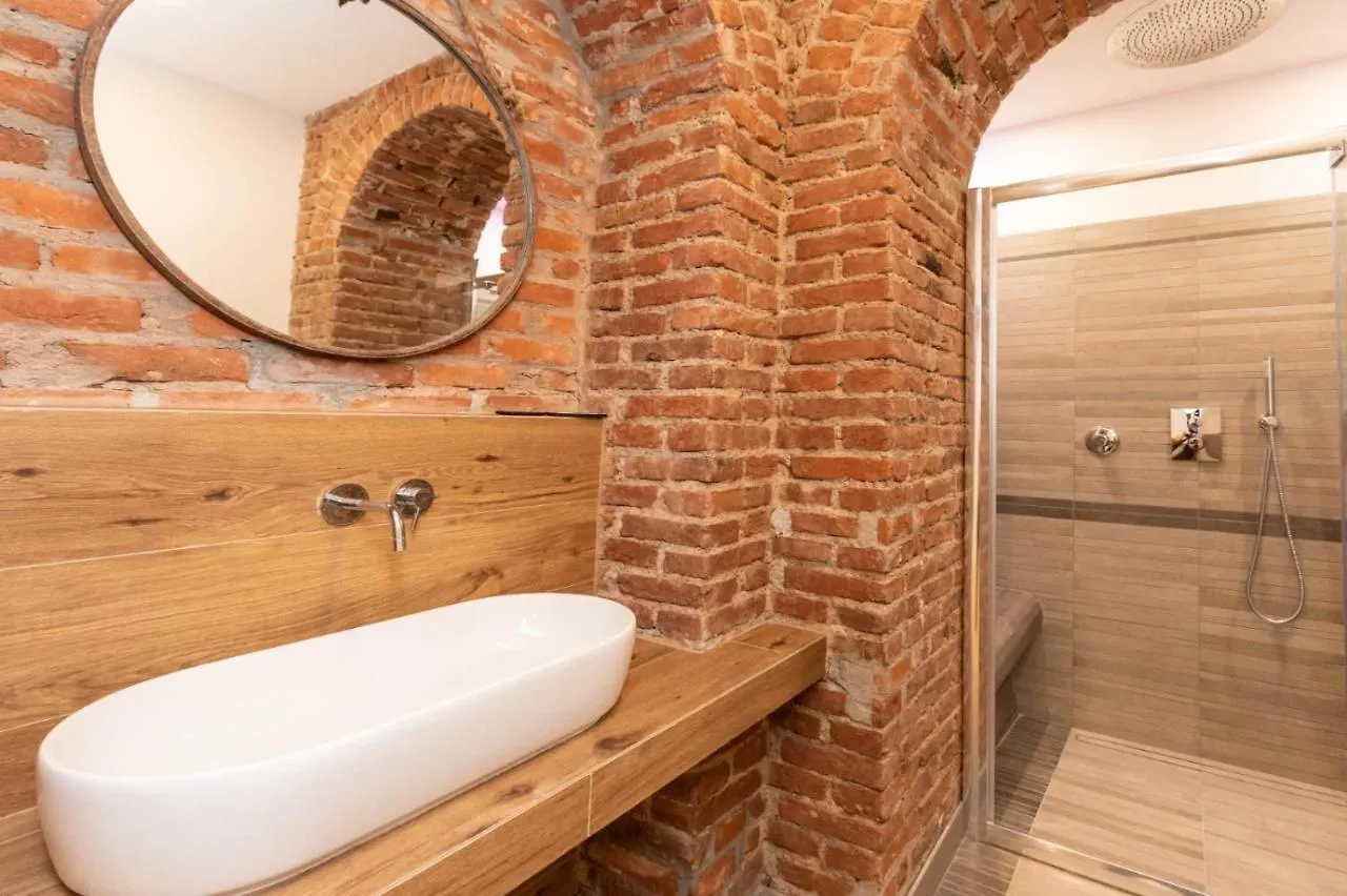 Luxury Apartment In Milan Center Italy