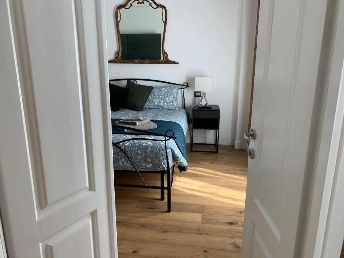 Luxury Apartment In Milan Center