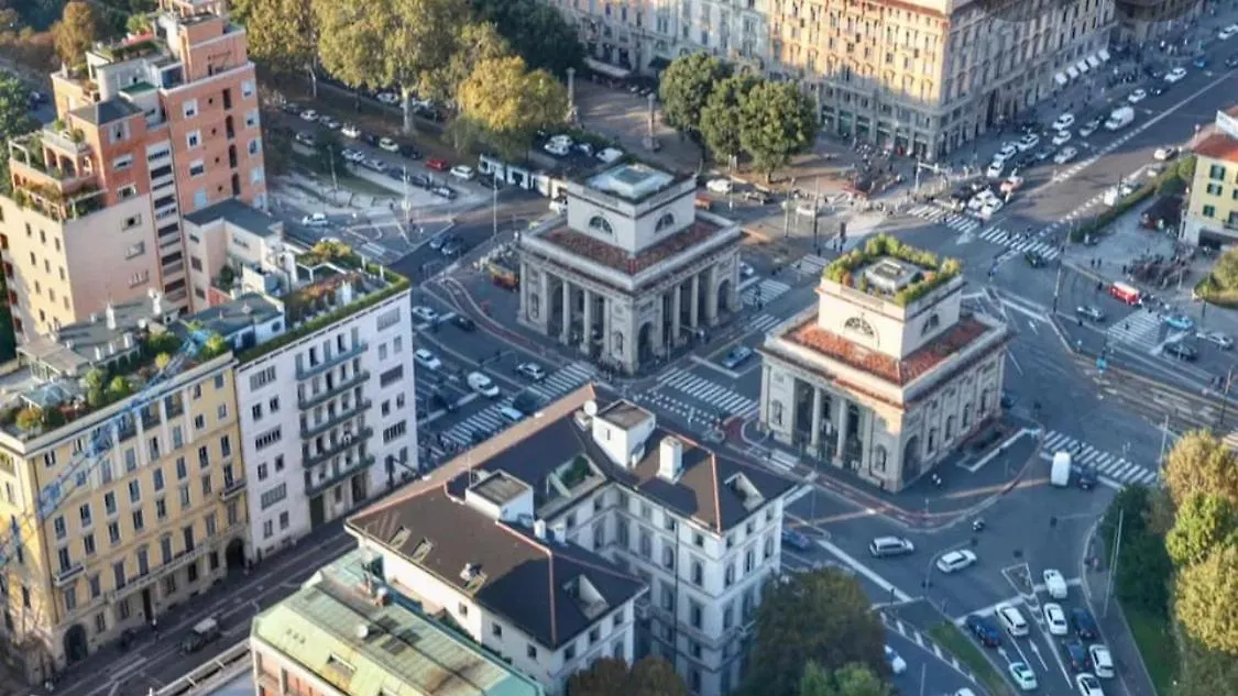 Luxury Apartment In Milan Center Italy
