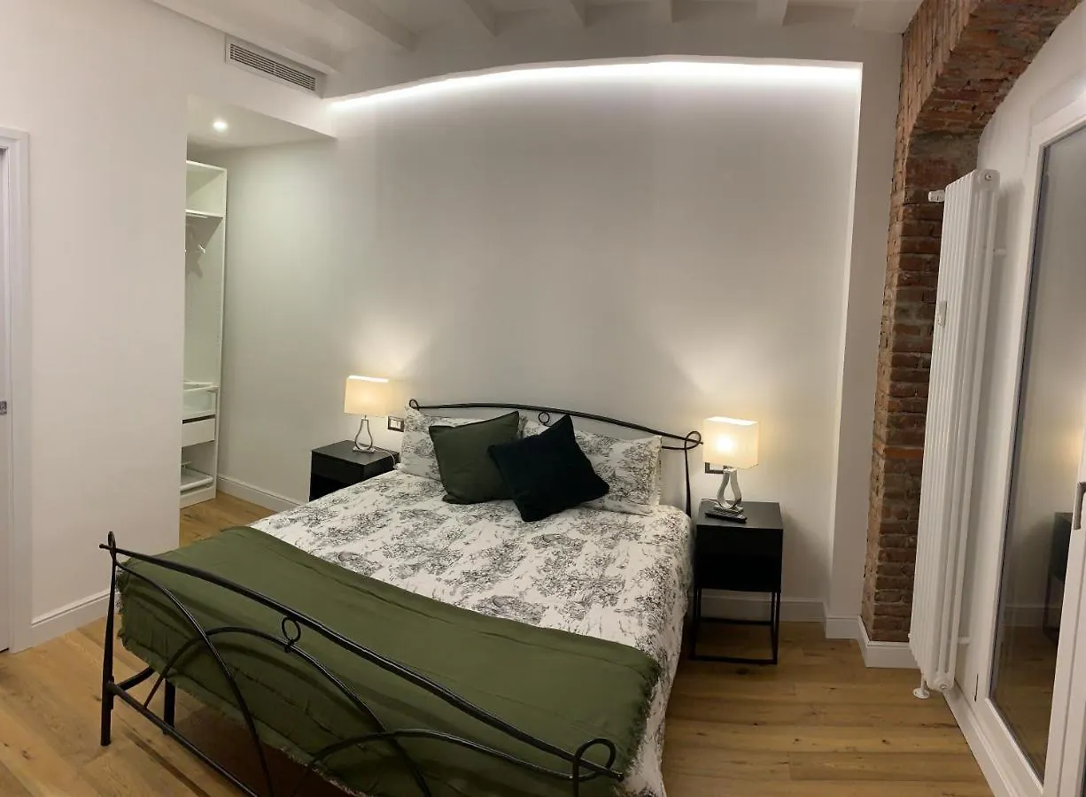 Luxury Apartment In Milan Center