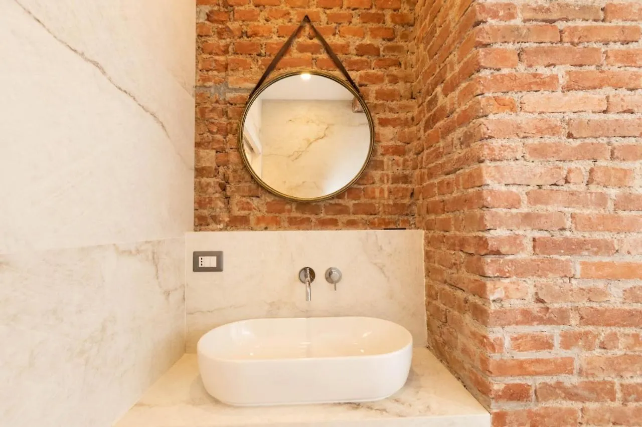 Luxury Apartment In Milan Center