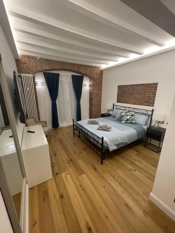 Luxury Apartment In Milan Center