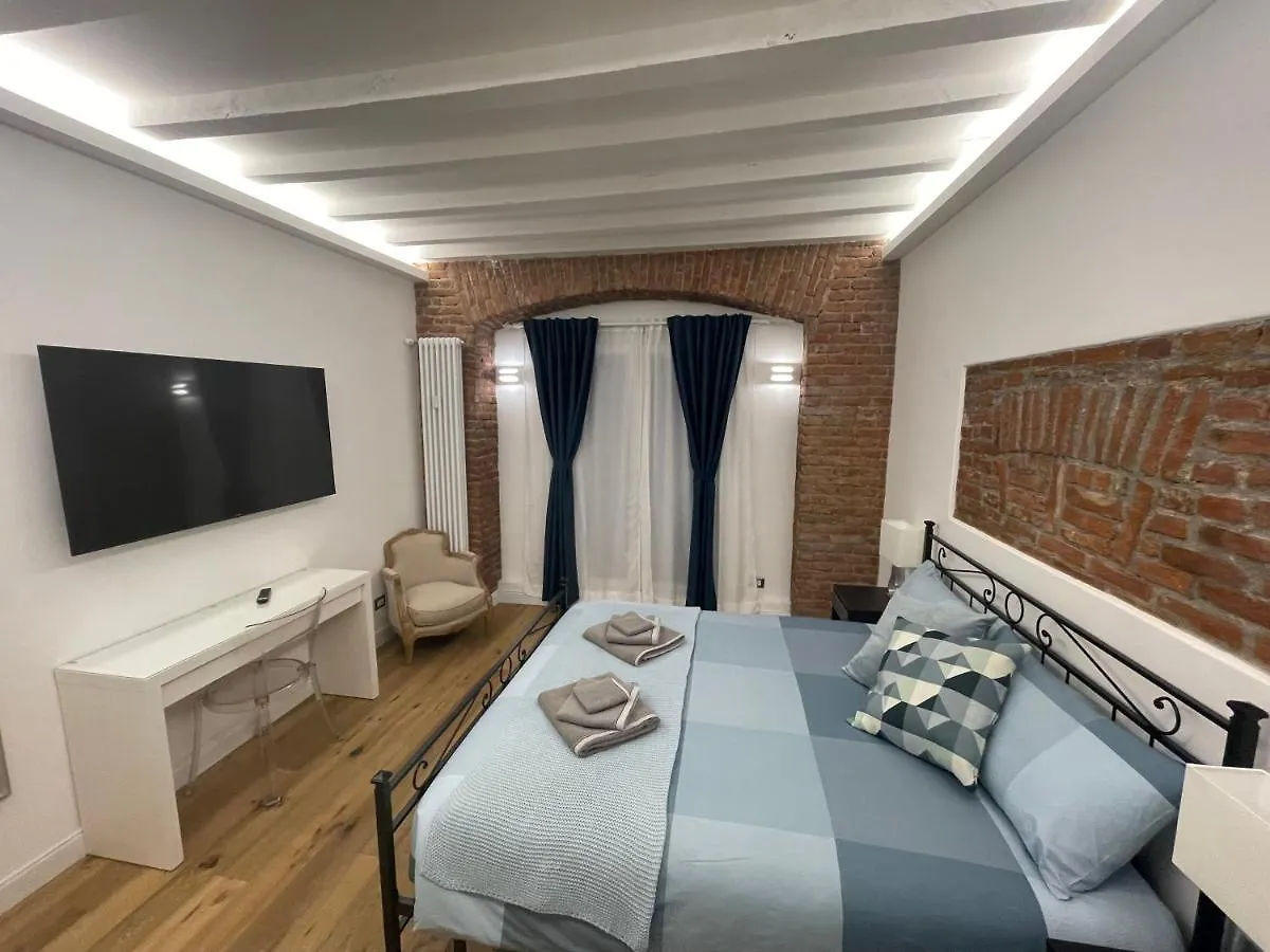 Luxury Apartment In Milan Center