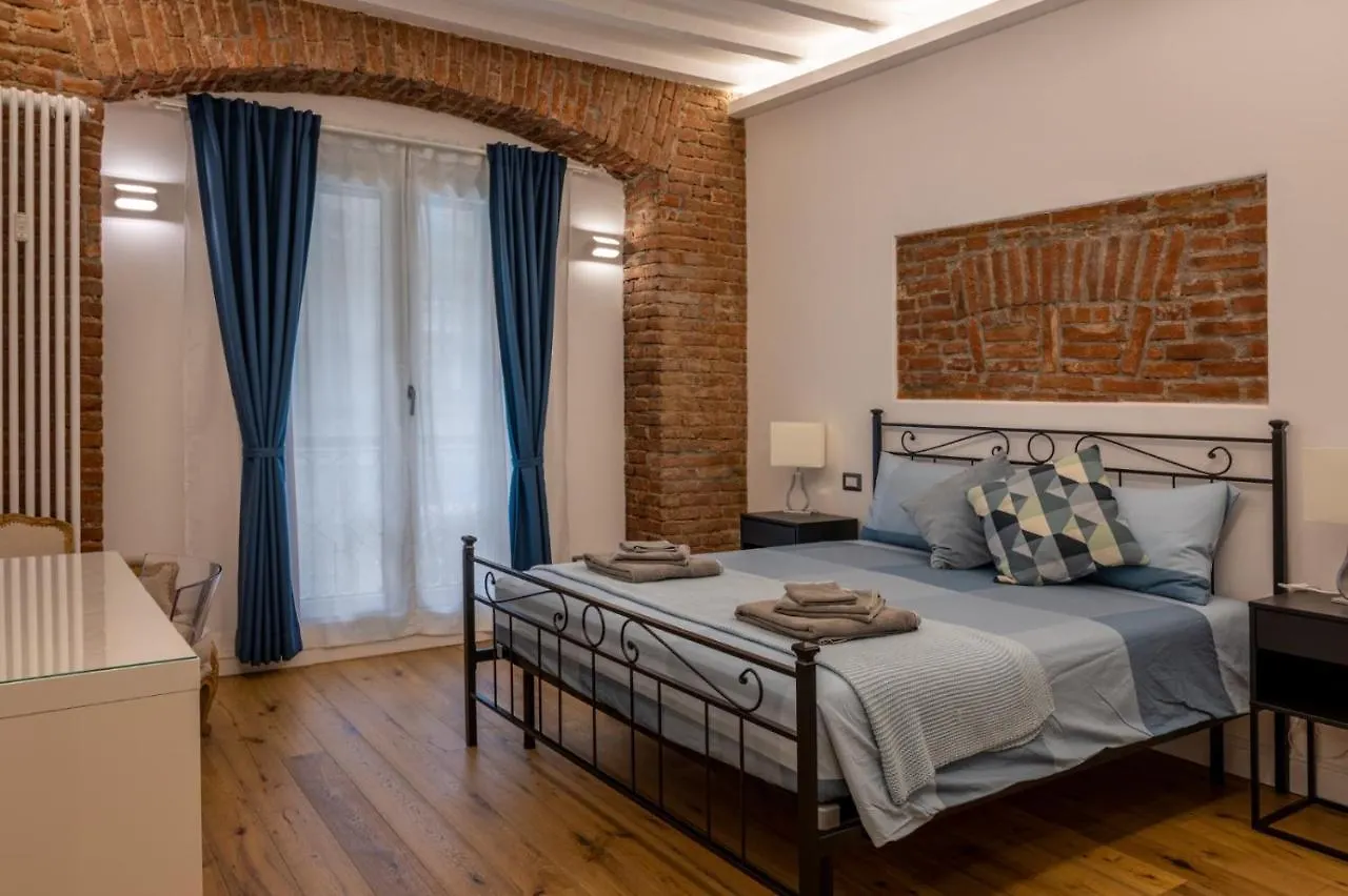 Luxury Apartment In Milan Center